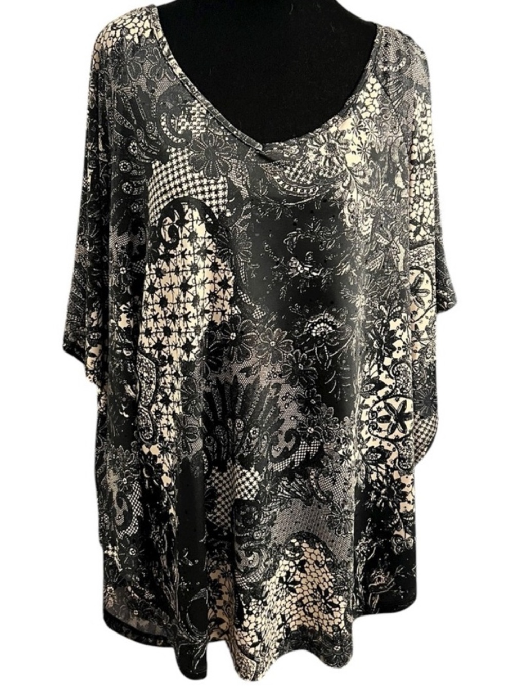 Jaclyn Smith Black & Beige Floral Tunic Top 2X